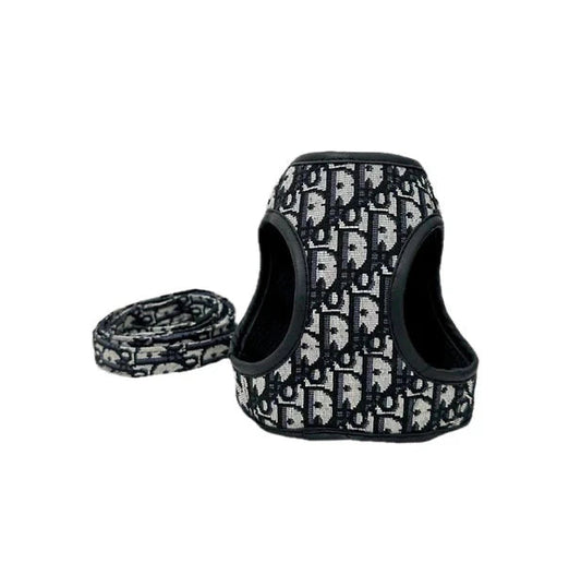 D - Harness and Leash E1.1